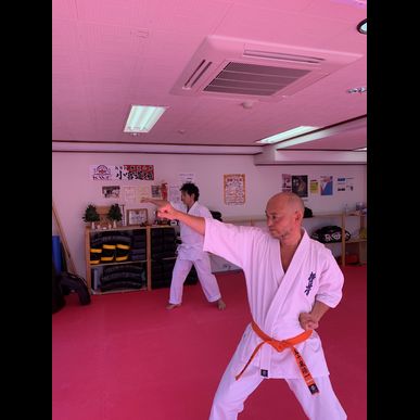 社会人の朝活に午前中クラスで運動不足解消できる小宮道場へ！